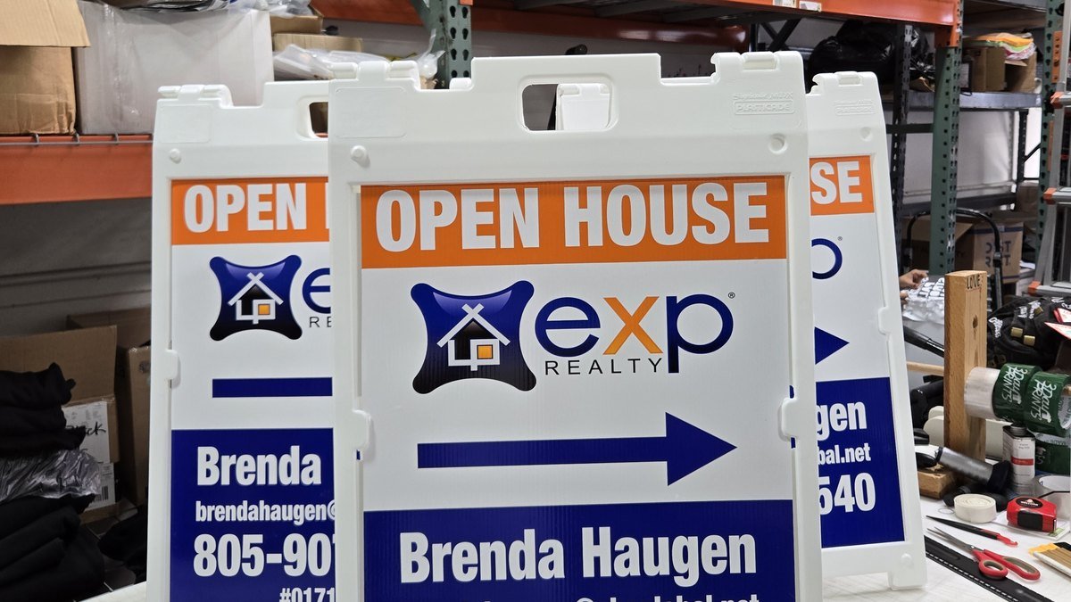 Custom open-house real estate signs produced by 3 Day Prints